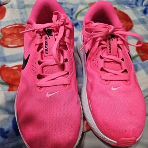 Nike Women's Structure 26 Pink Running Shoes